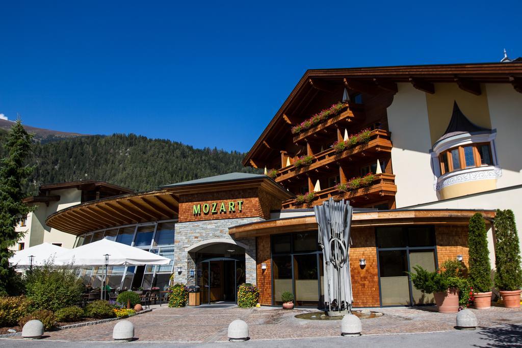 Familien Hotel Mozart リート・イム・オーバーインタール エクステリア 写真