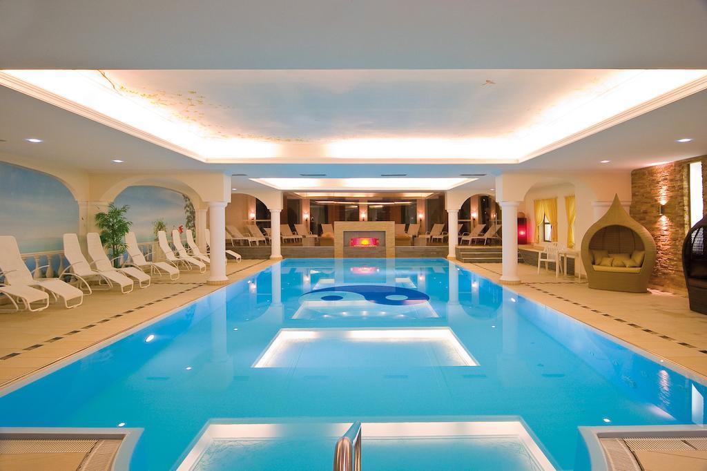 Familien Hotel Mozart リート・イム・オーバーインタール エクステリア 写真