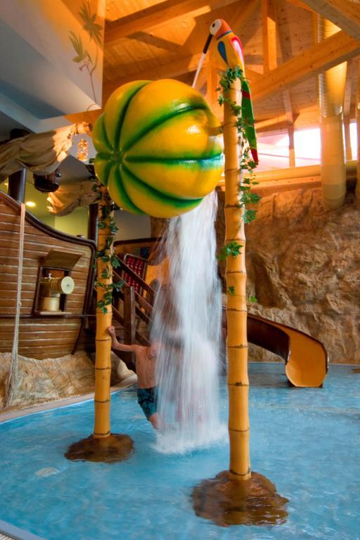 Familien Hotel Mozart リート・イム・オーバーインタール エクステリア 写真