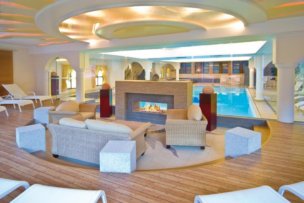 Familien Hotel Mozart リート・イム・オーバーインタール エクステリア 写真